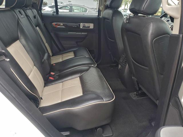 Lincoln MKX Image 11