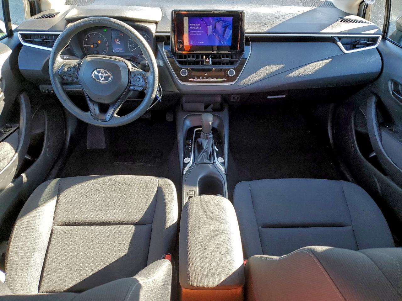 Toyota Corolla Le Image 9