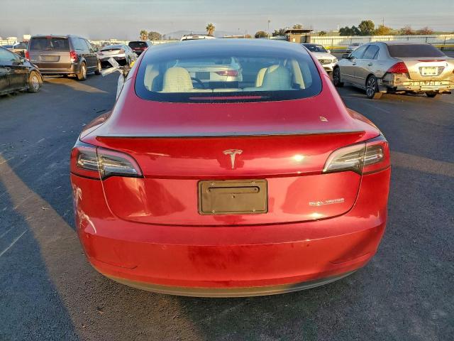 Tesla Model 3 Image 4