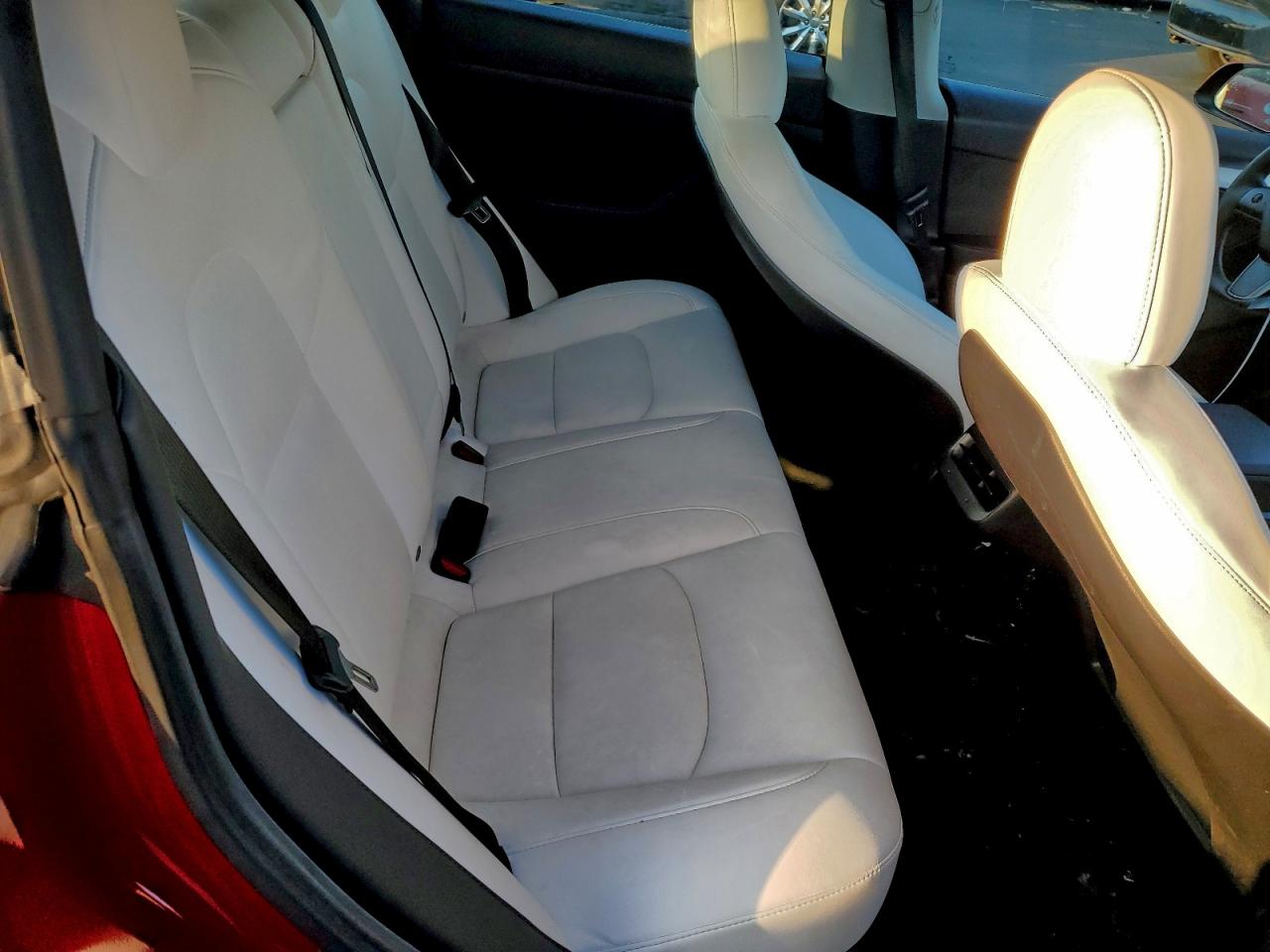 Tesla Model 3 Image 9