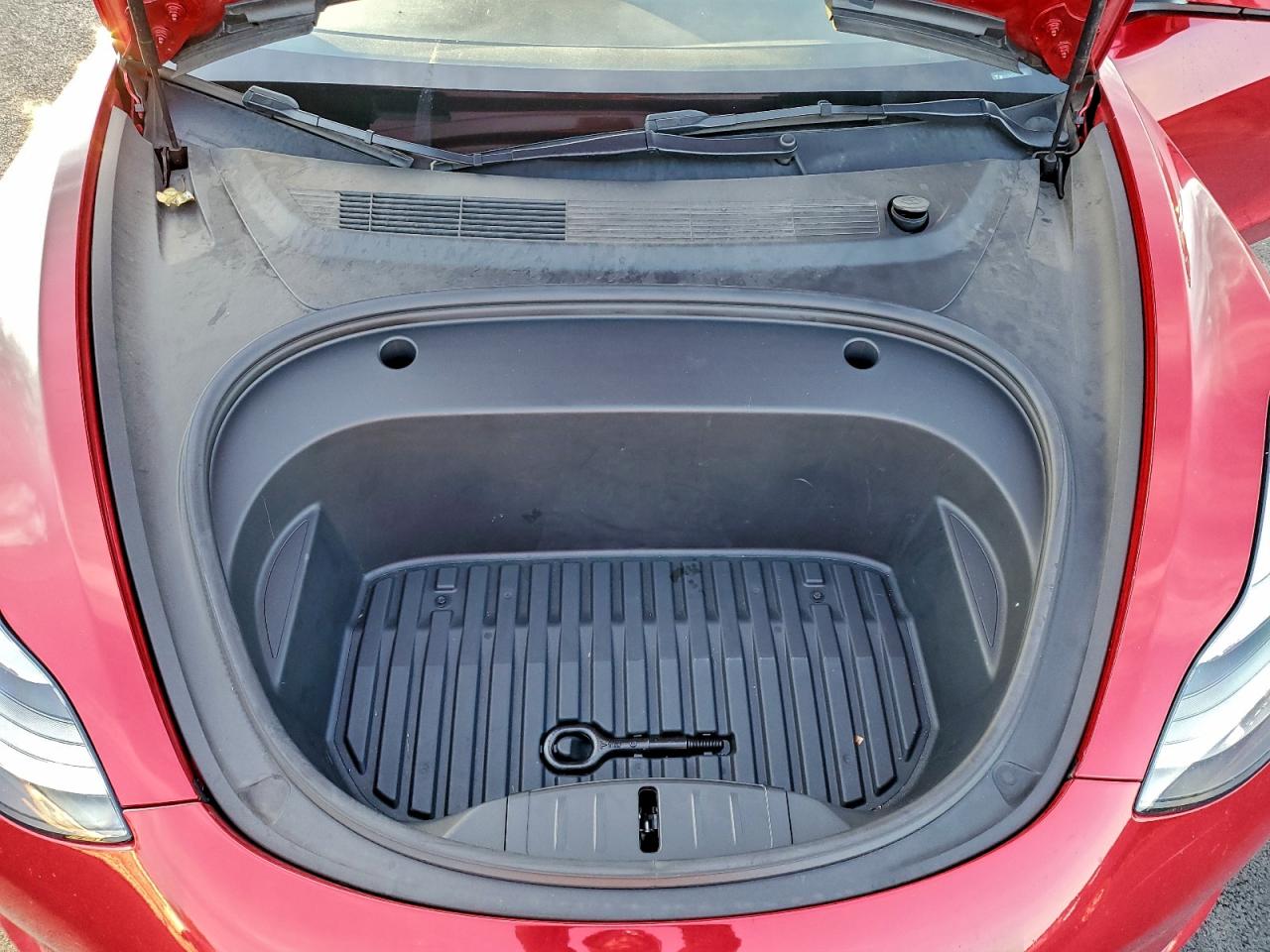 Tesla Model 3 Image 10