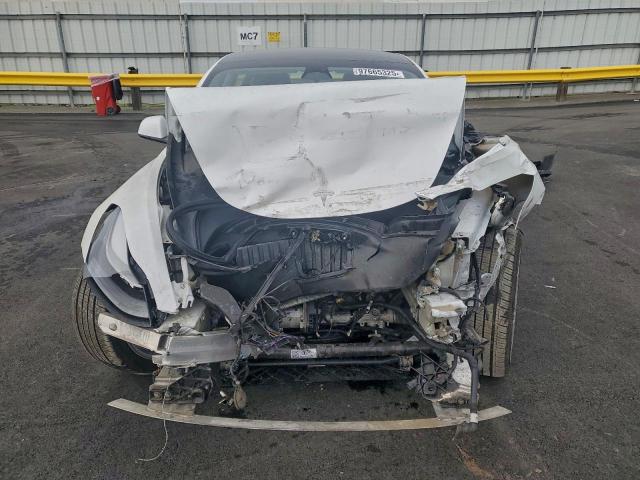 Tesla Model 3 Image 12
