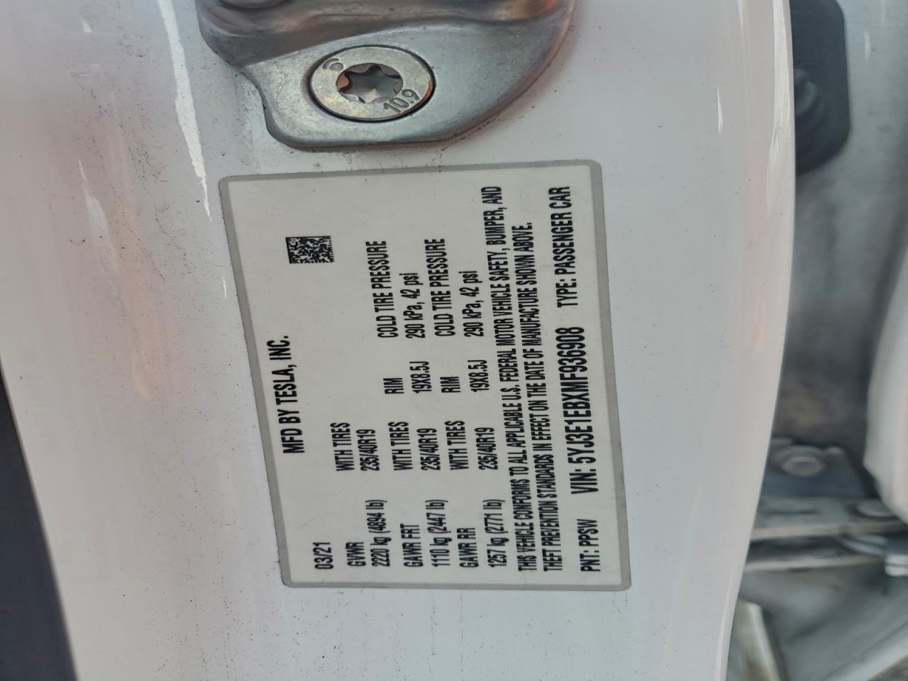 Tesla Model 3 Image 10