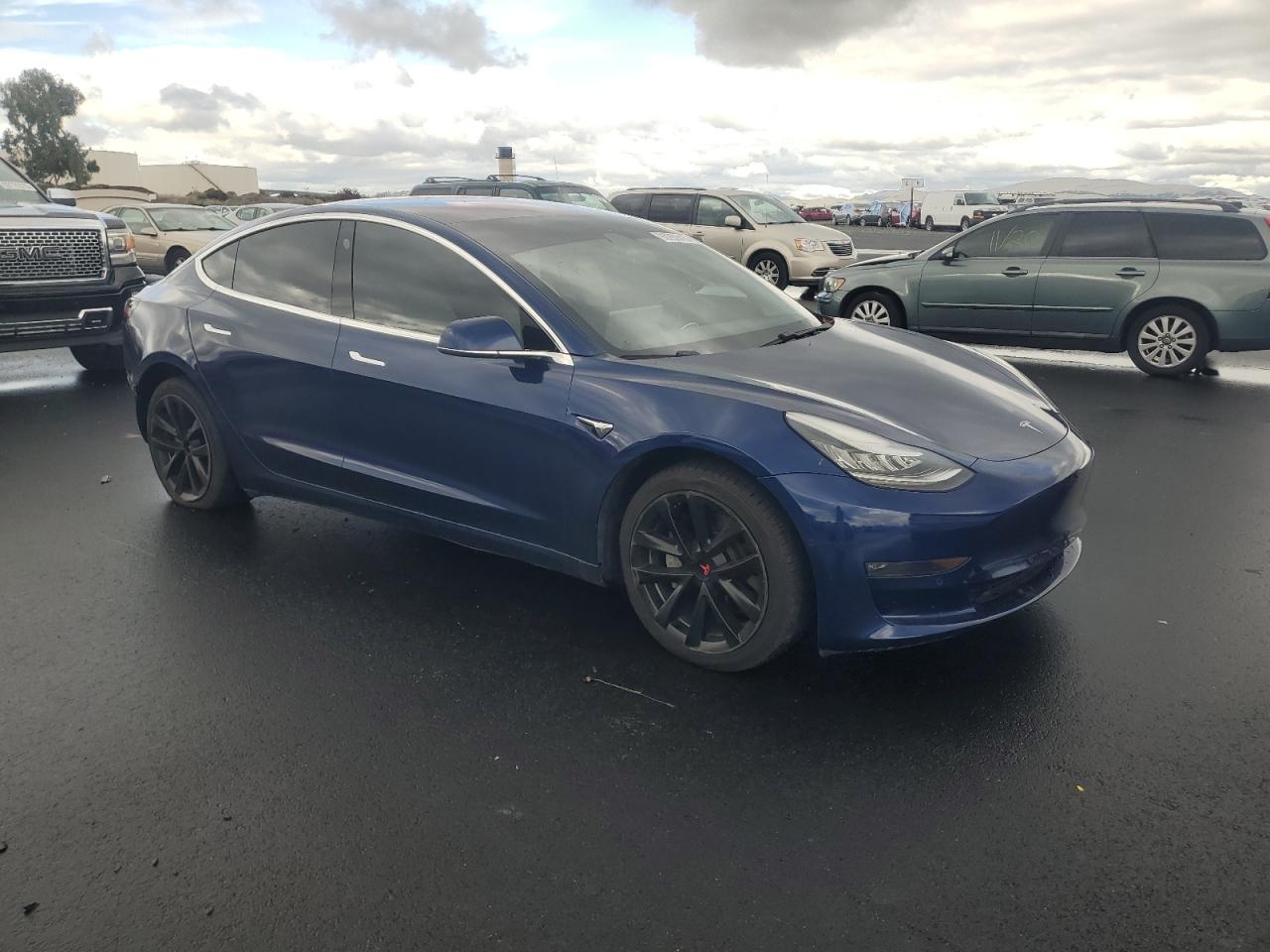 Tesla Model 3 Image 3