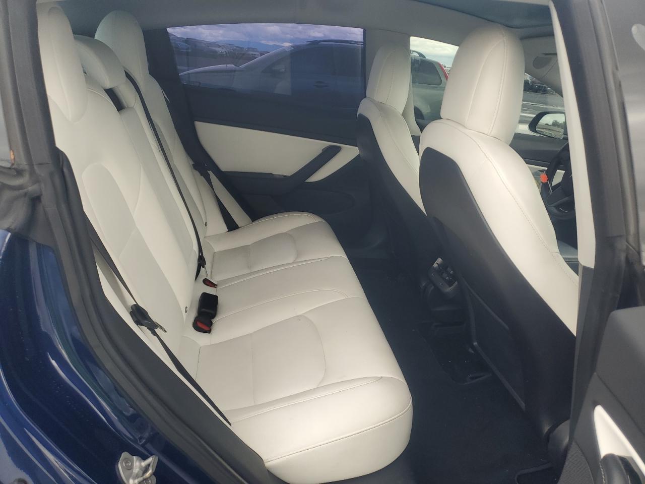 Tesla Model 3 Image 10