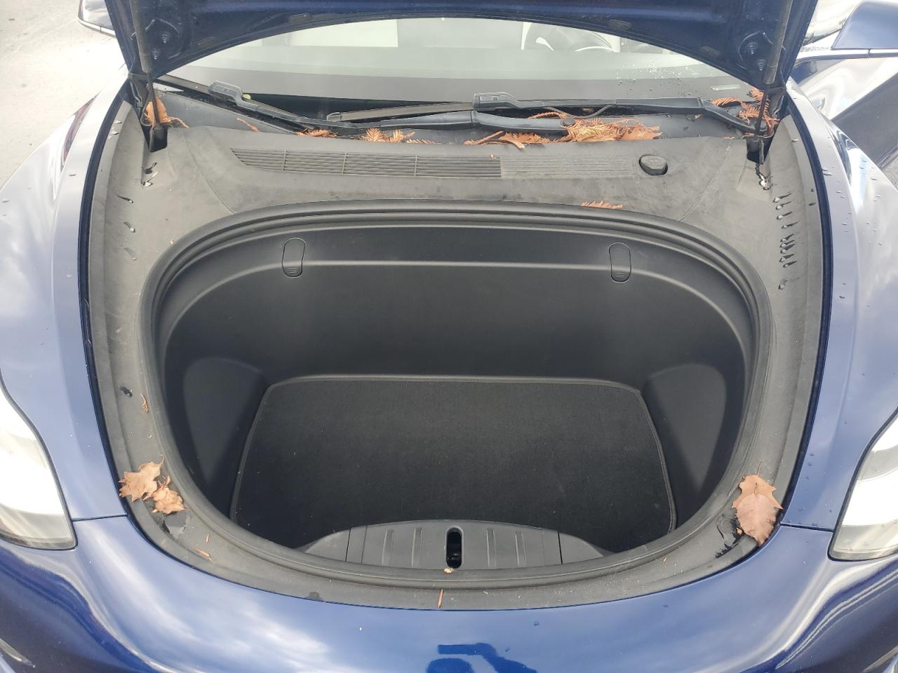 Tesla Model 3 Image 9