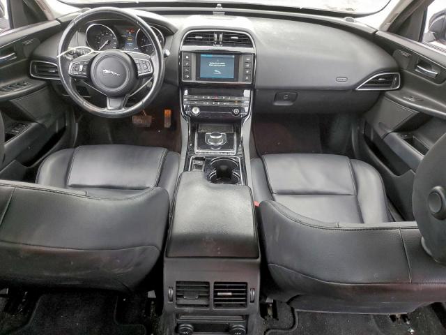 Jaguar XE Premium Image 5