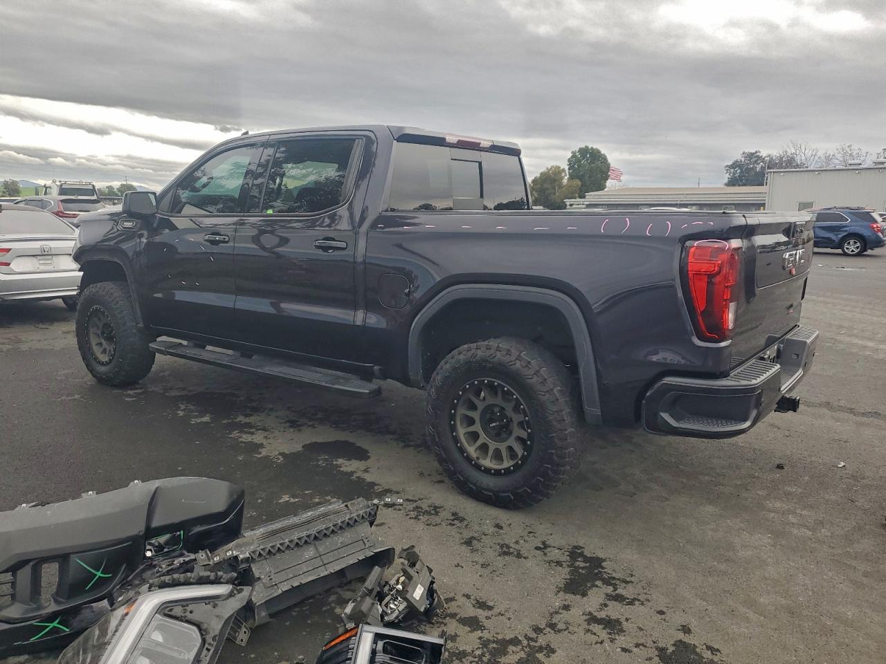 GMC Sierra K1500 Elevation Image 3