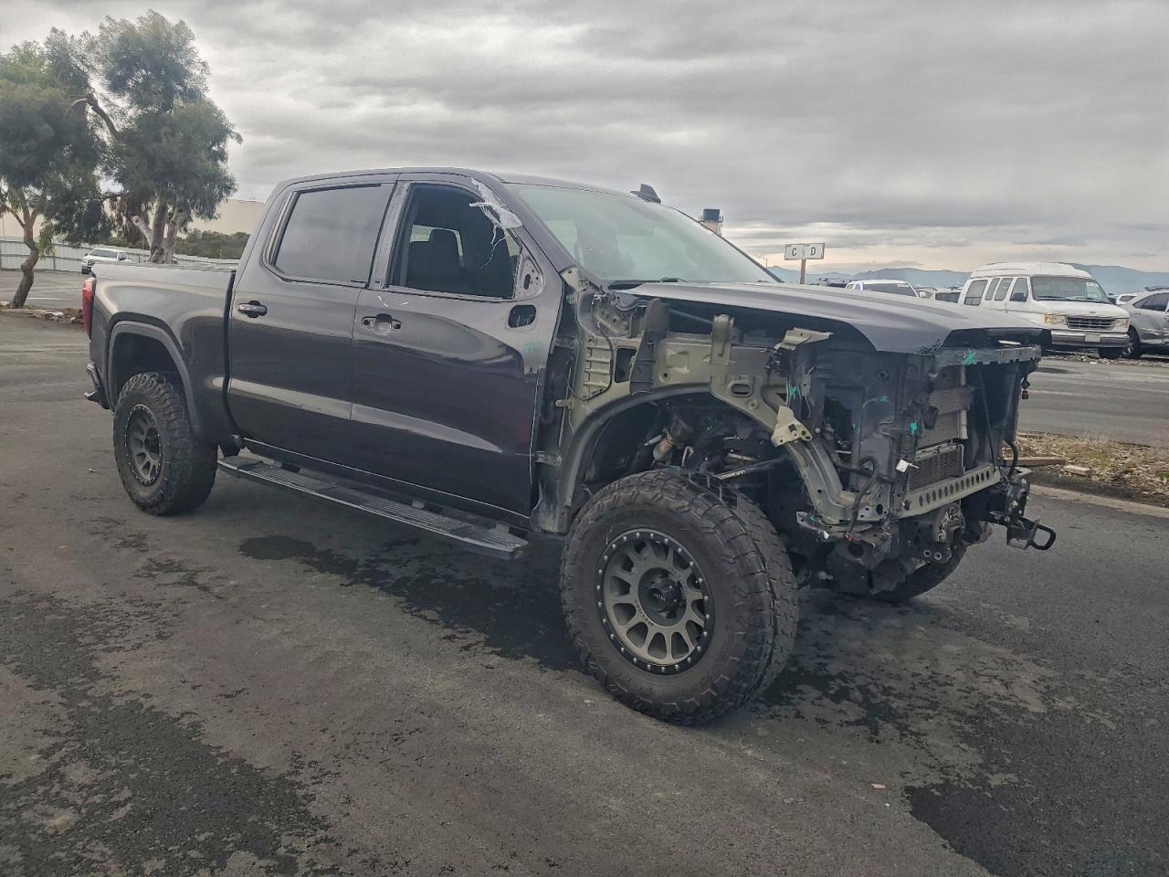 GMC Sierra K1500 Elevation Image 6