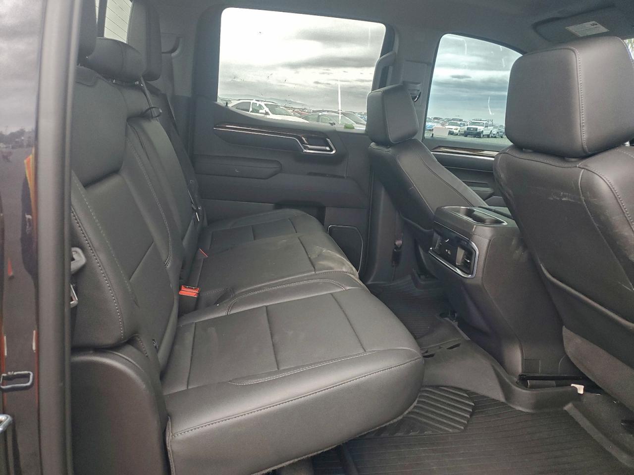 GMC Sierra K1500 Elevation Image 12