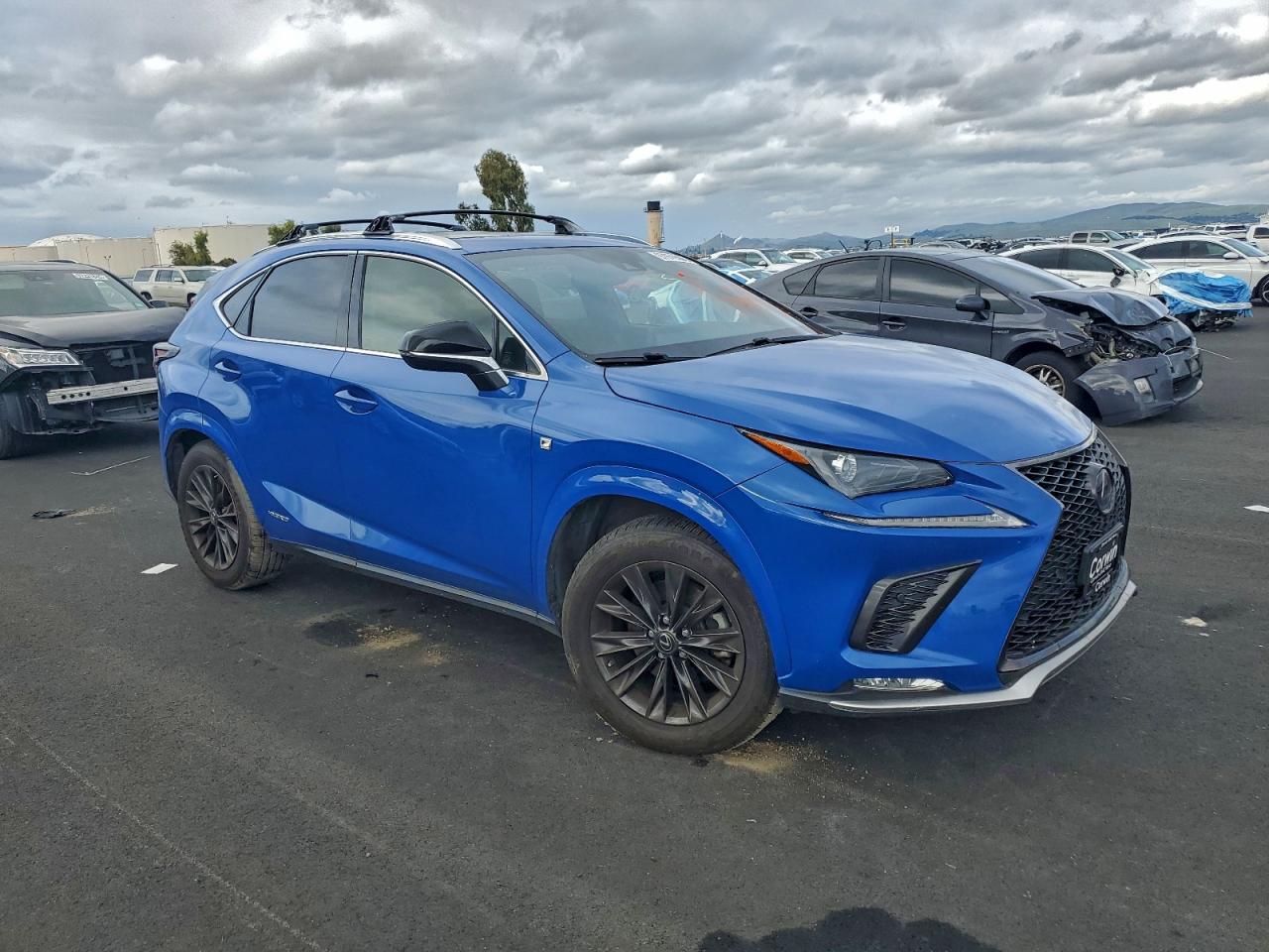 Lexus NX 300h Base Image 2