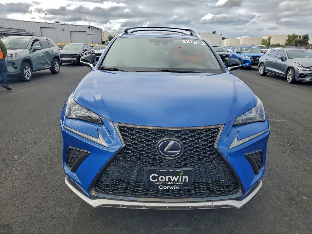 Lexus NX 300h Base Image 6