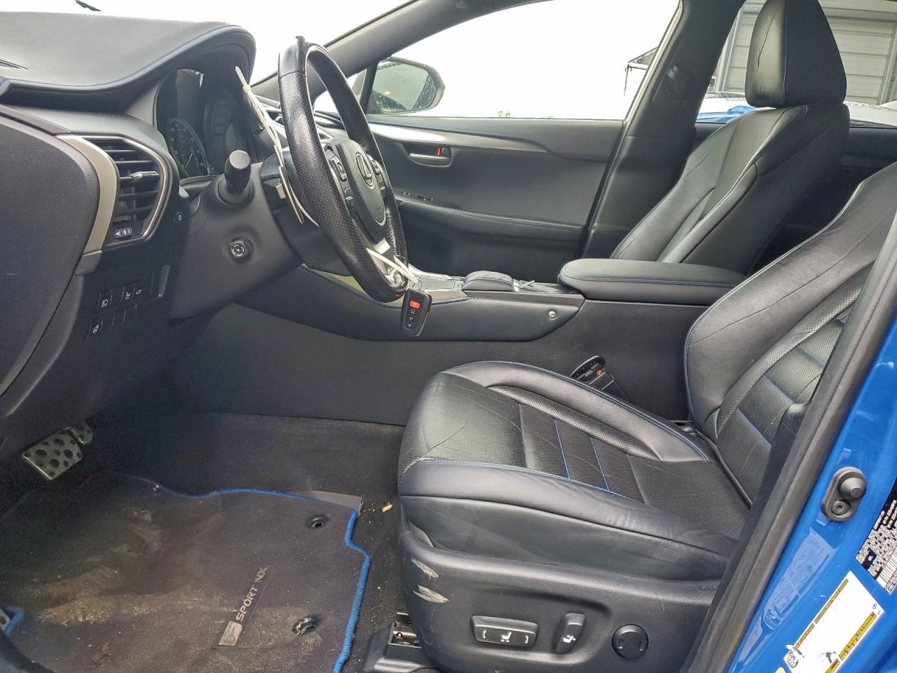 Lexus NX 300h Base Image 7