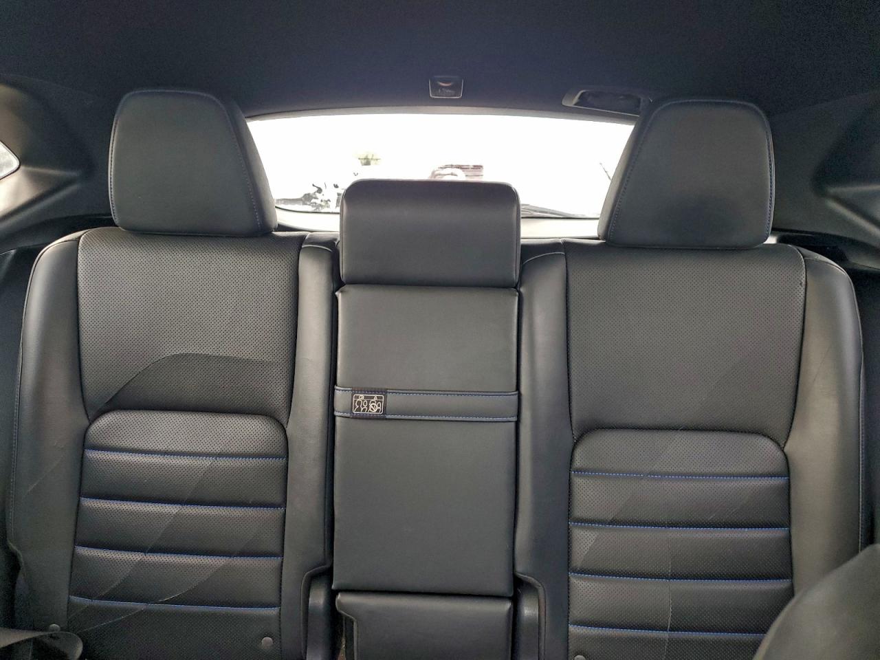 Lexus NX 300h Base Image 9