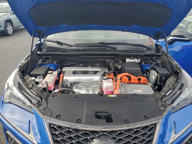Lexus NX 300h Base Image 12