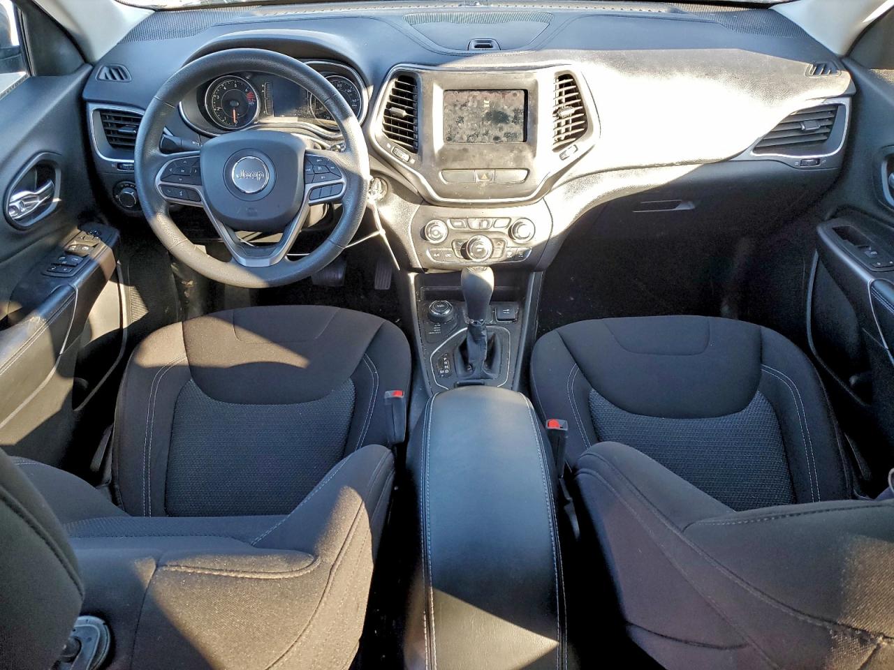 Jeep Grand Cherokee Latitude Image 9