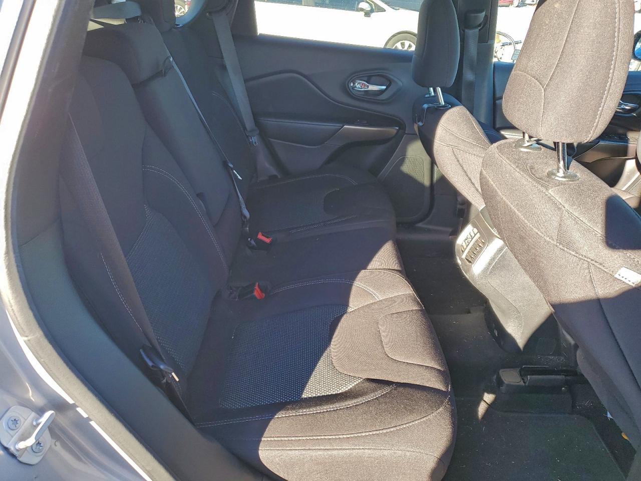 Jeep Grand Cherokee Latitude Image 6