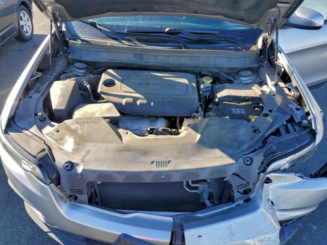 Jeep Grand Cherokee Latitude Image 8