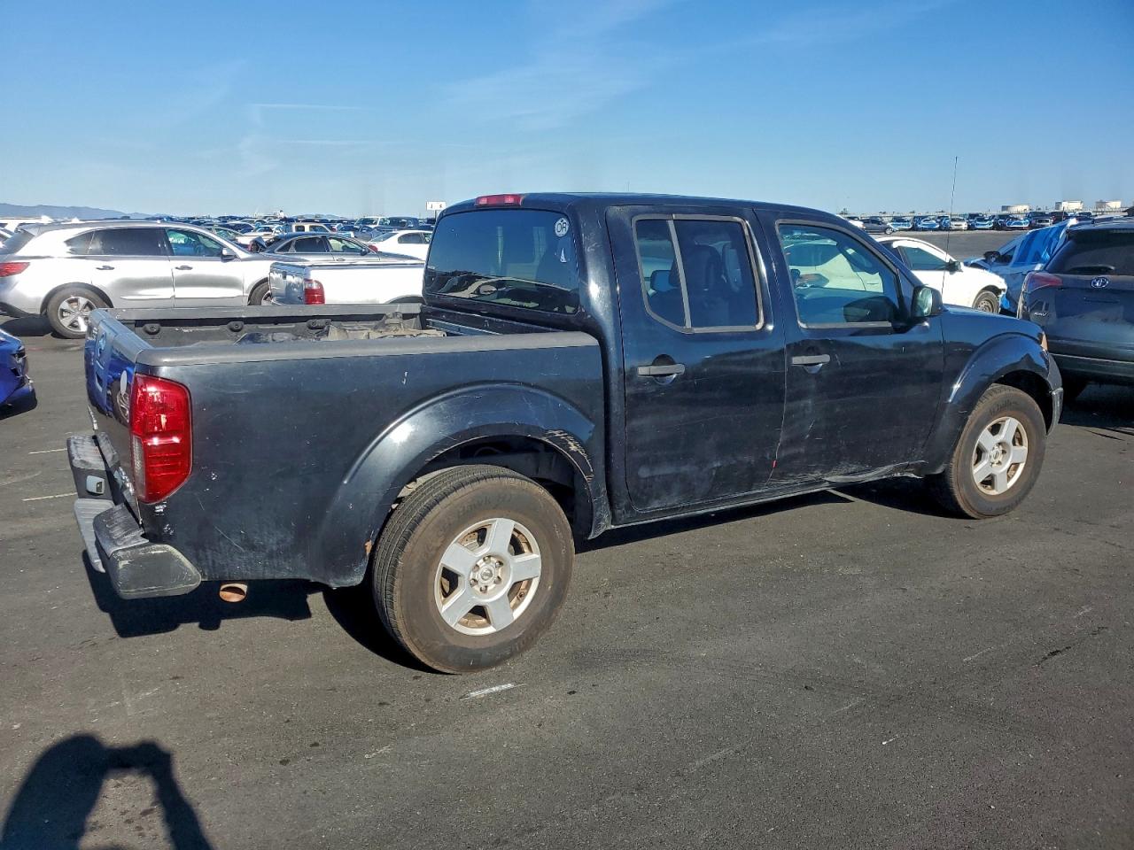 Nissan Frontier Crew Cab Le Image 7