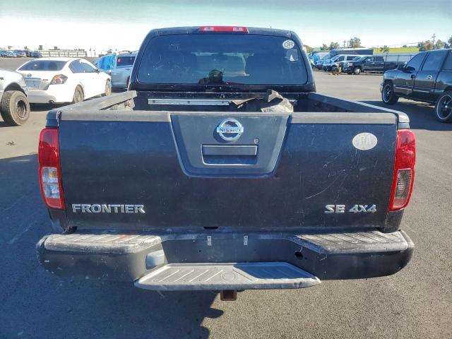 Nissan Frontier Crew Cab Le Image 5