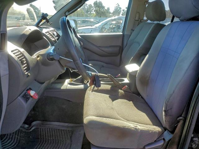 Nissan Frontier Crew Cab Le Image 6