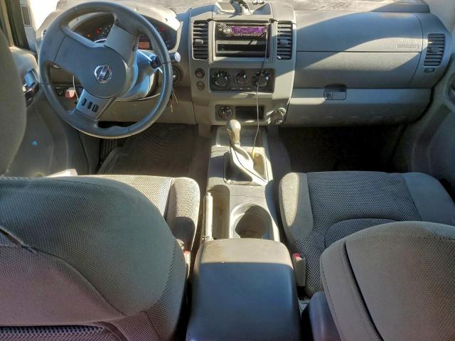 Nissan Frontier Crew Cab Le Image 8