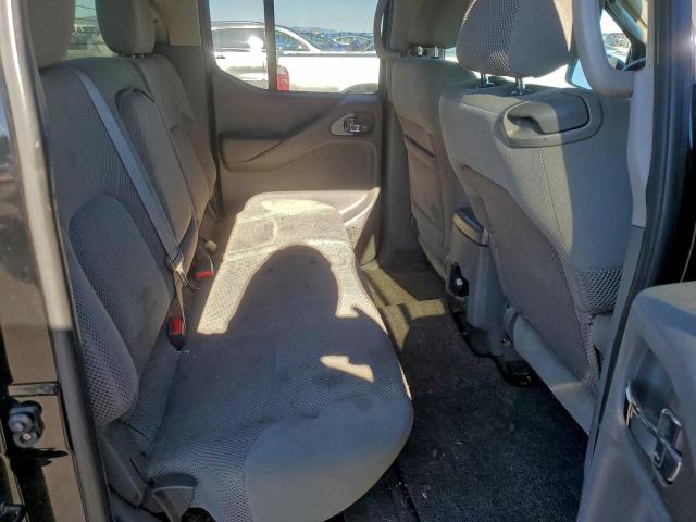 Nissan Frontier Crew Cab Le Image 10