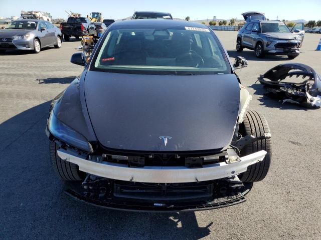 Tesla Model 3 Image 8