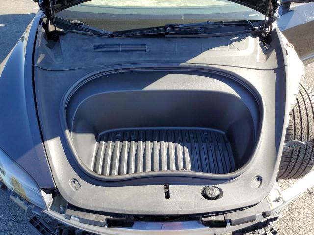 Tesla Model 3 Image 10