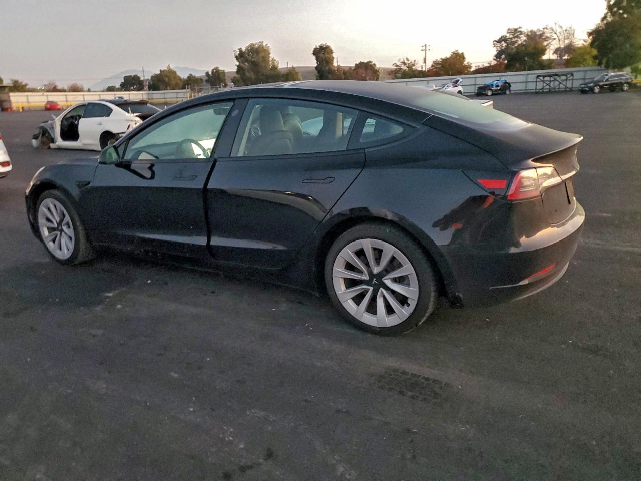 Tesla Model 3 Image 3