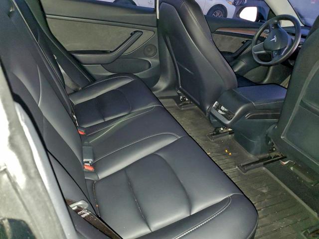 Tesla Model 3 Image 8