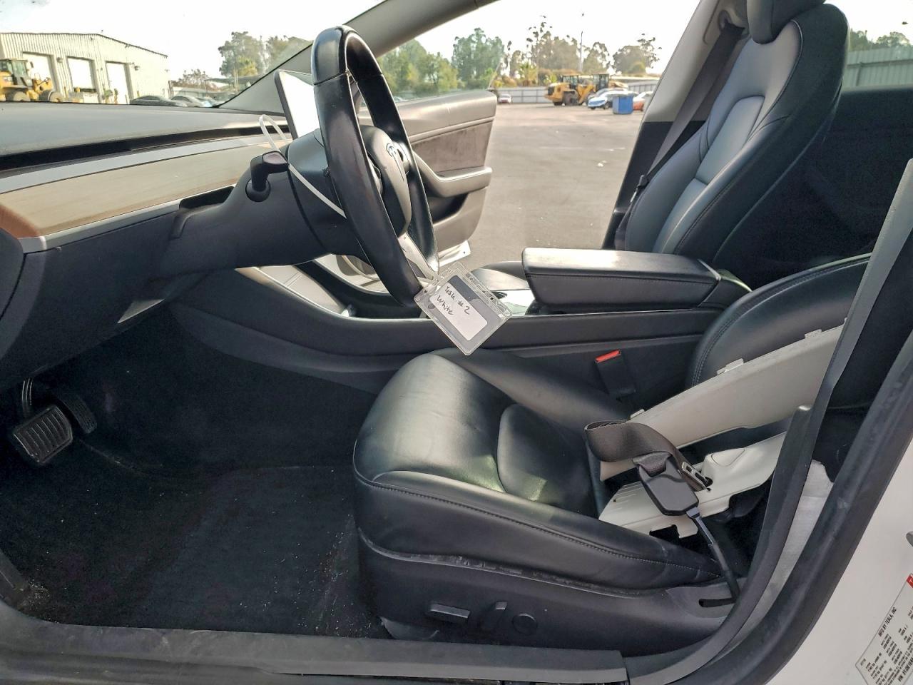 Tesla Model 3 Image 12
