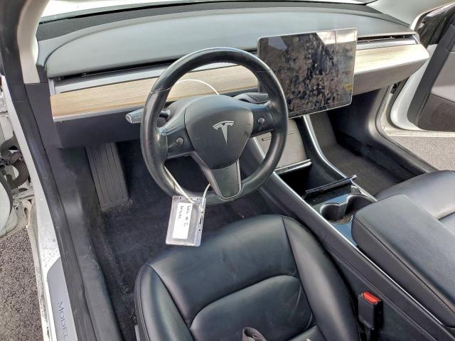 Tesla Model 3 Image 7