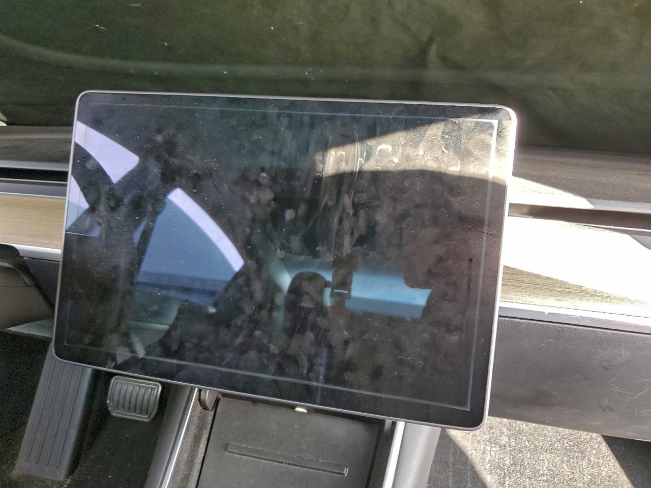 Tesla Model 3 Image 9