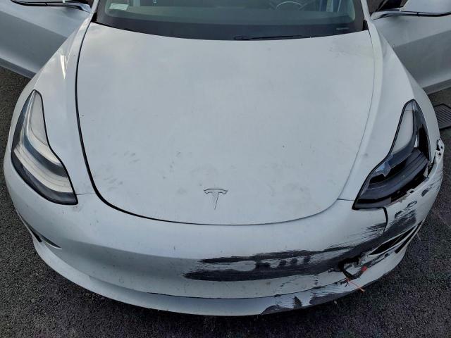 Tesla Model 3 Image 10