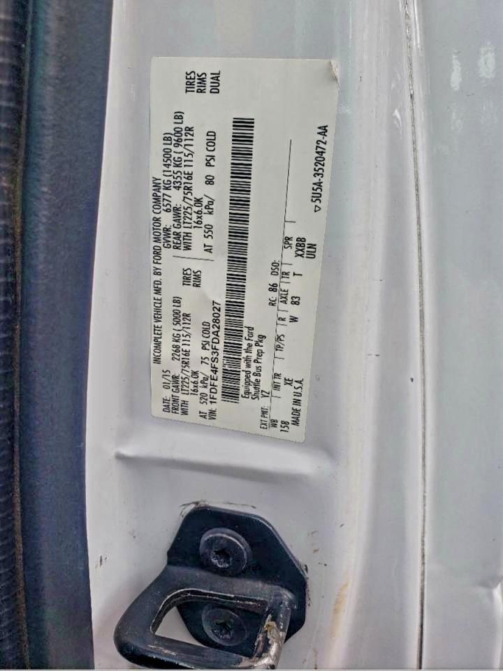 Ford Econoline E450 Super Duty Cutaway Van Image 7