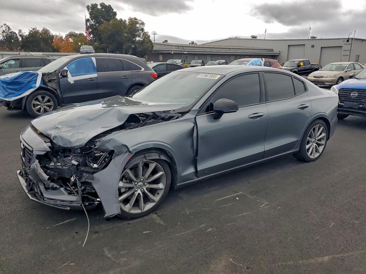 Volvo S60 T5 Momentum Image 1