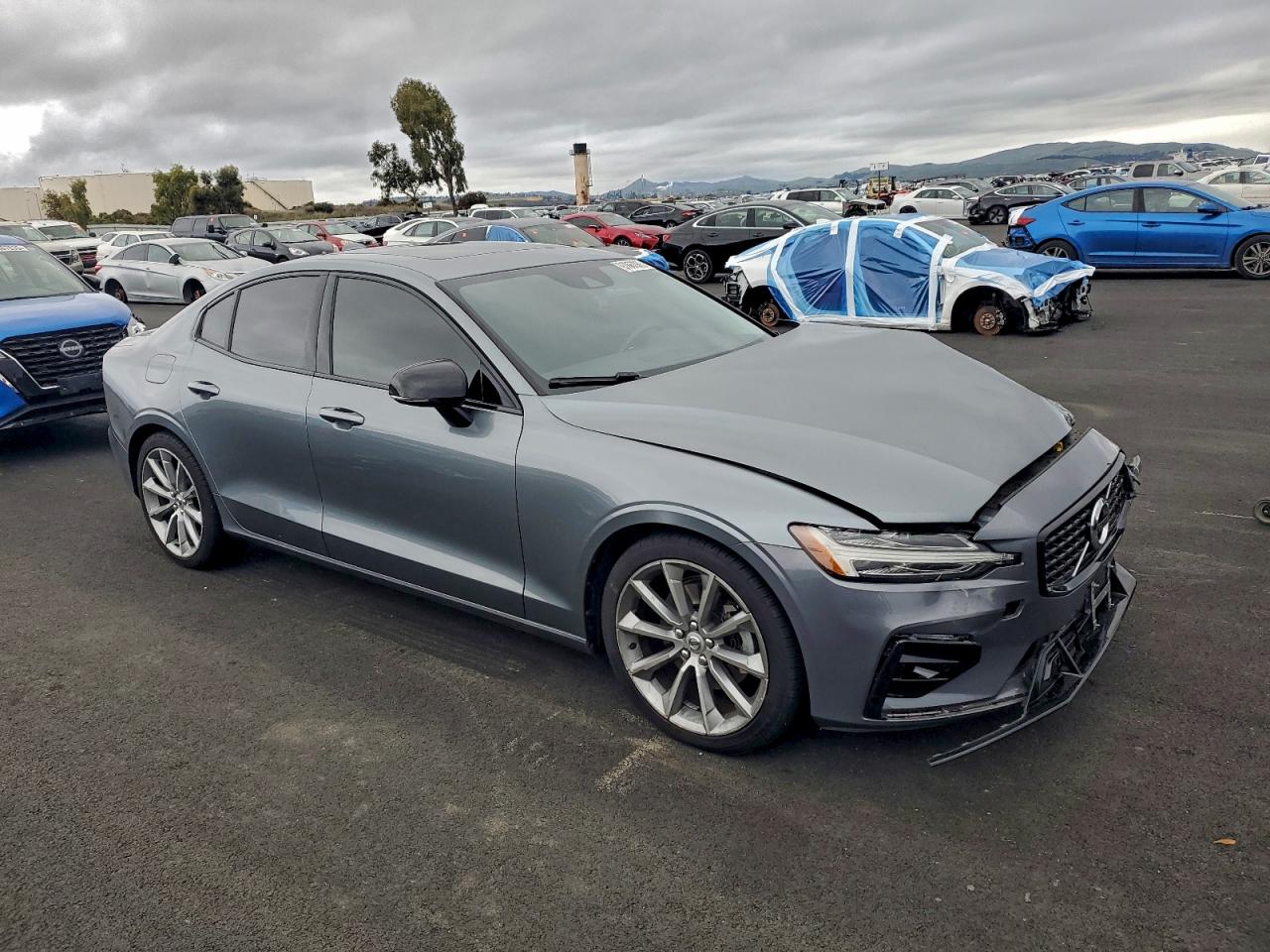 Volvo S60 T5 Momentum Image 3