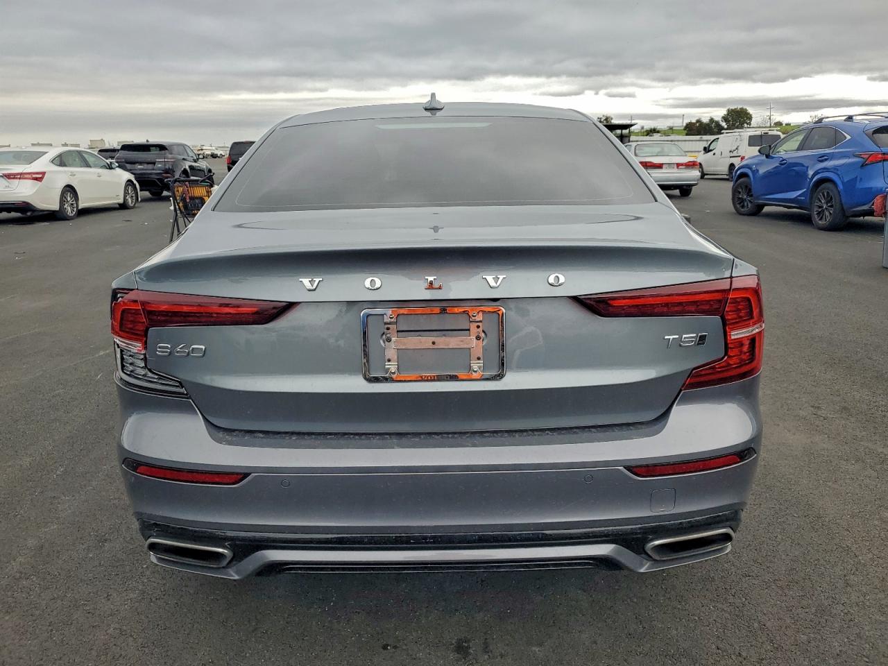 Volvo S60 T5 Momentum Image 10