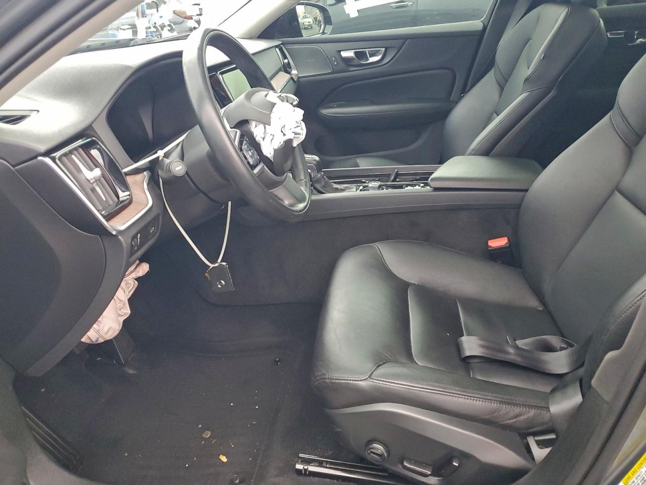 Volvo S60 T5 Momentum Image 6