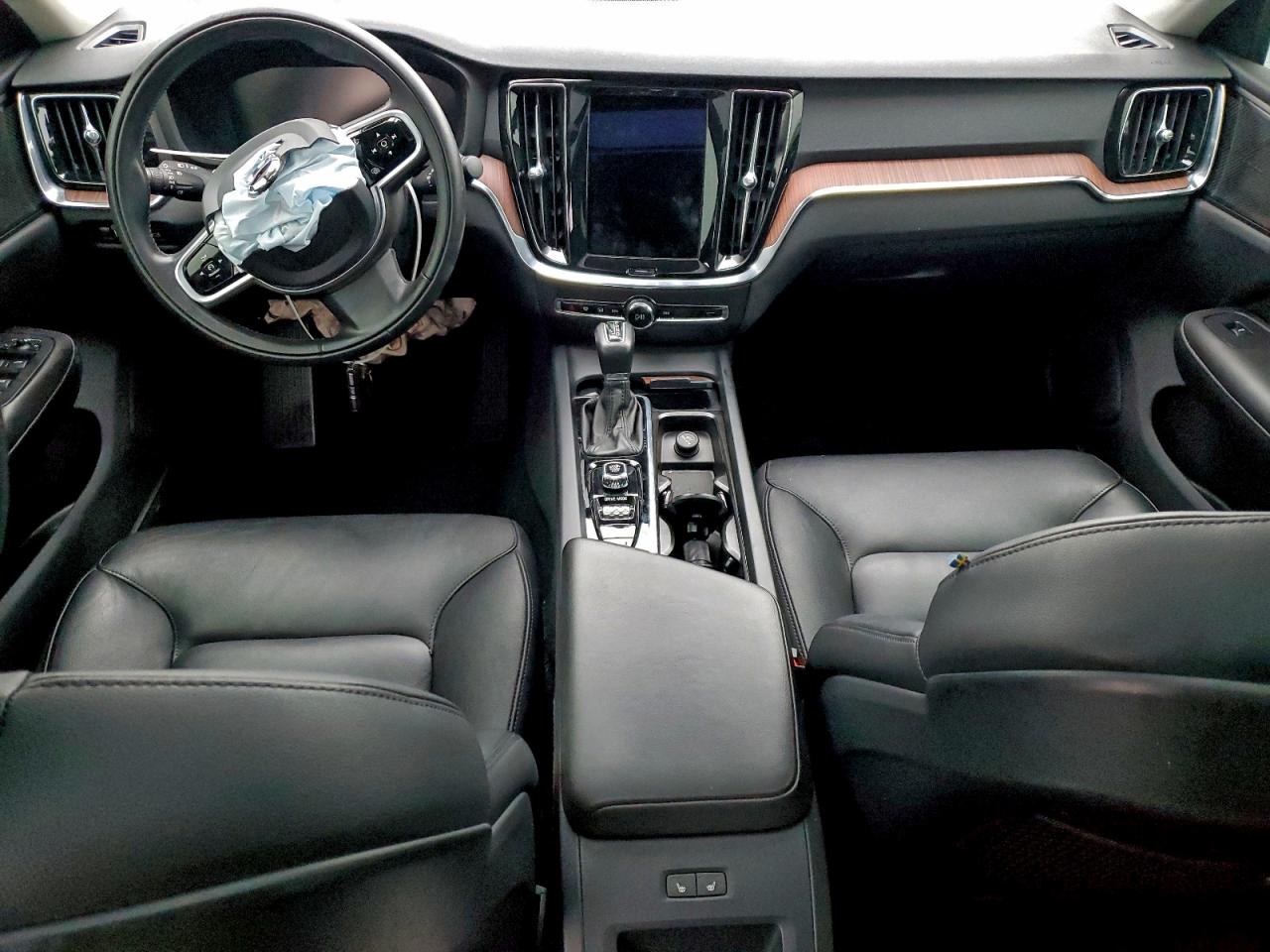 Volvo S60 T5 Momentum Image 13